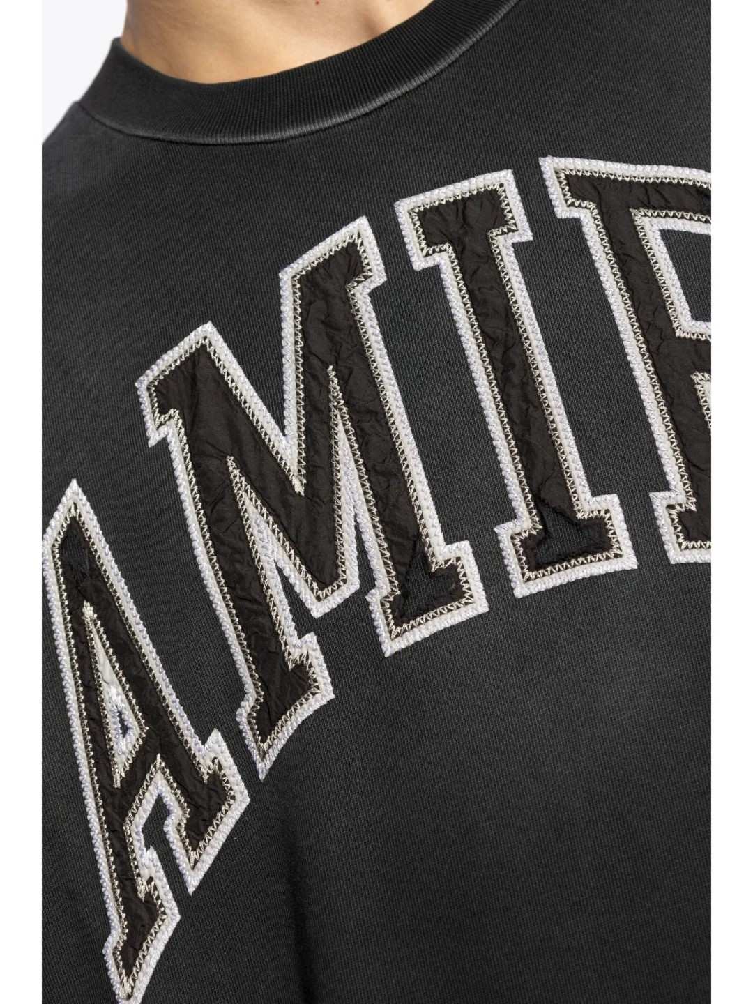 Applique embroidery for custom knitwear