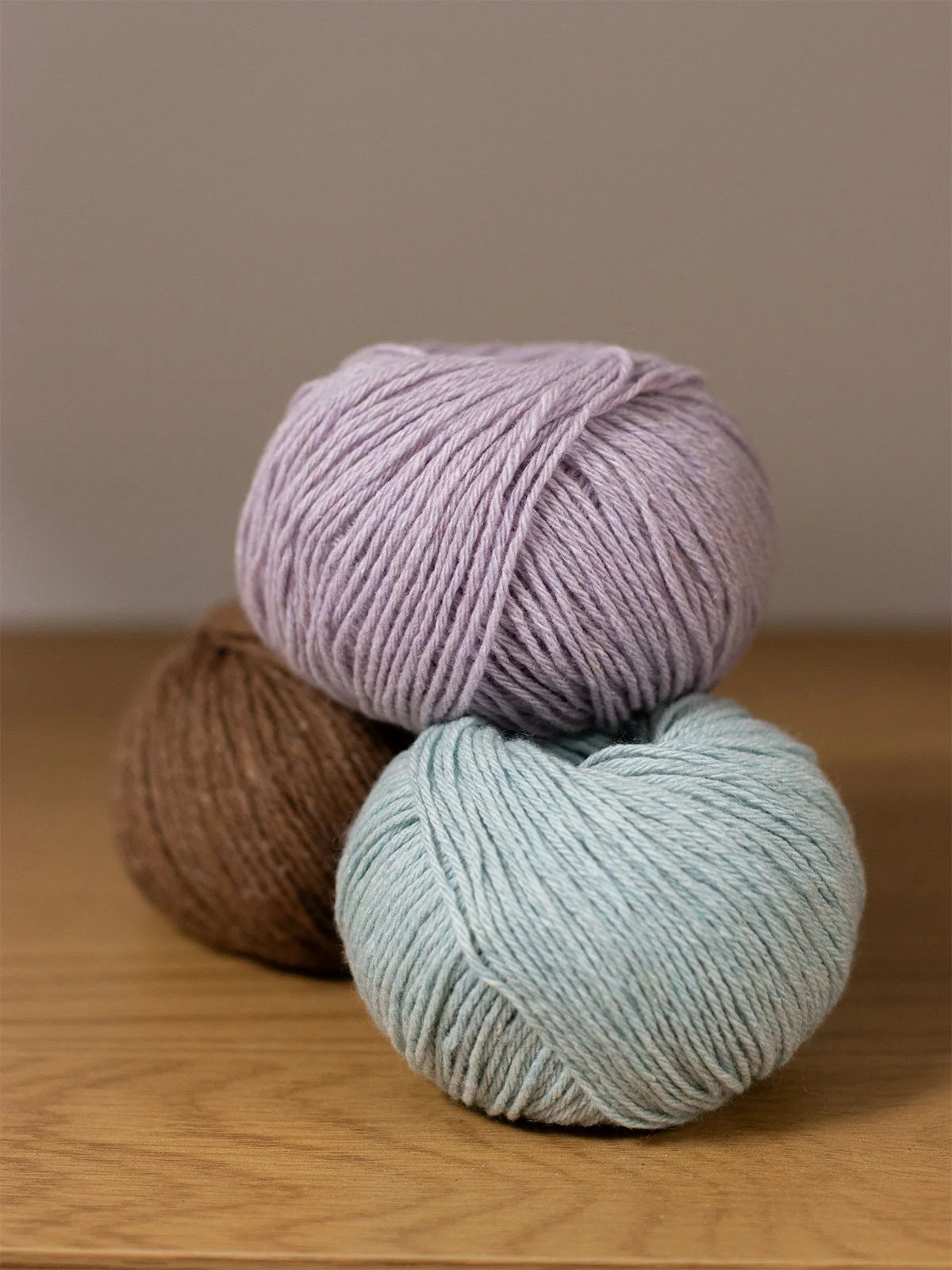 Cashmere yarn material for custom sweater production