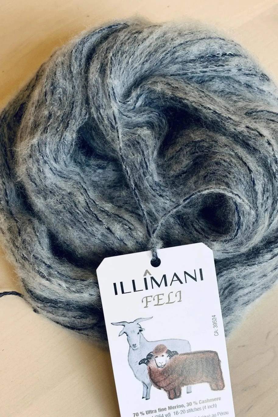 Cashmere yarn thread for luxury sweater manufacturing