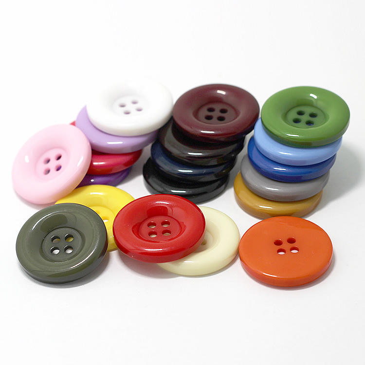 Knitwear buttons accessories for custom sweater production