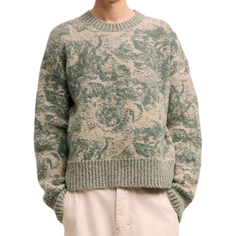Fitted crew neck pullover sweater in knitwear